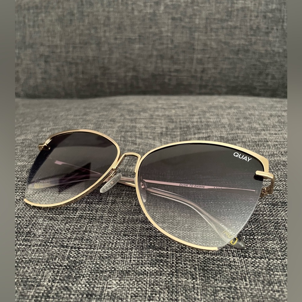 QUAY | Dusk to Dawn | Gold Smoke